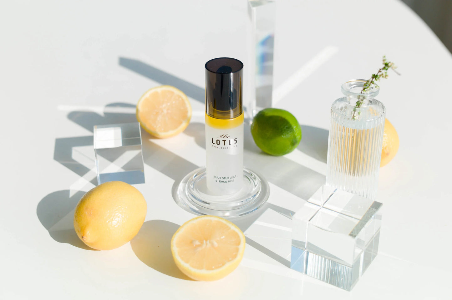 THE PURE LOTUS Jeju Lotus Leaf & Lemon (Jeju lotoso lapų ir citrinų) veido dulksna (80 ml.)